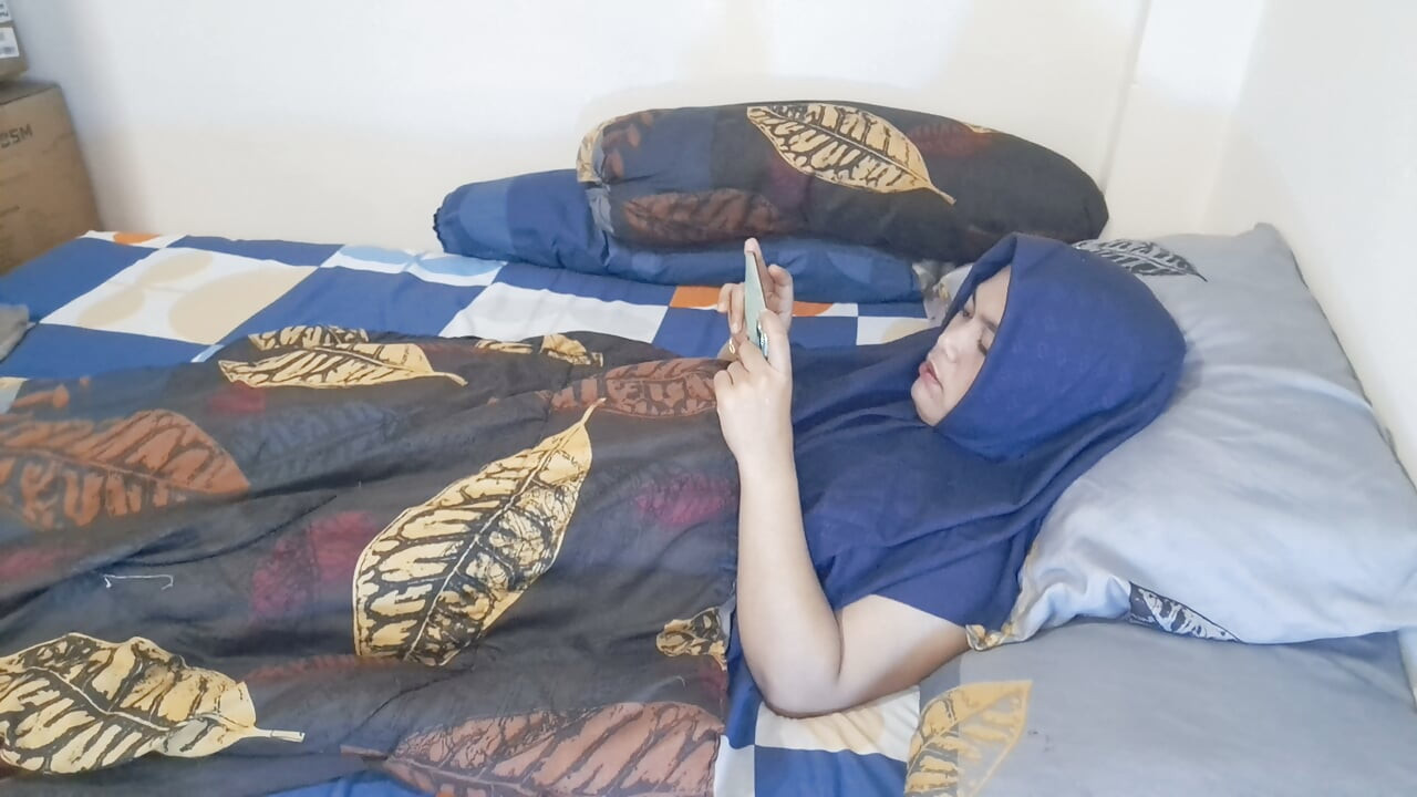 Hijab stvarno želi da je jebu