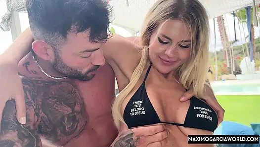 Zlata shine lagi asik seks anal ganas sampai dicrot di dalam!