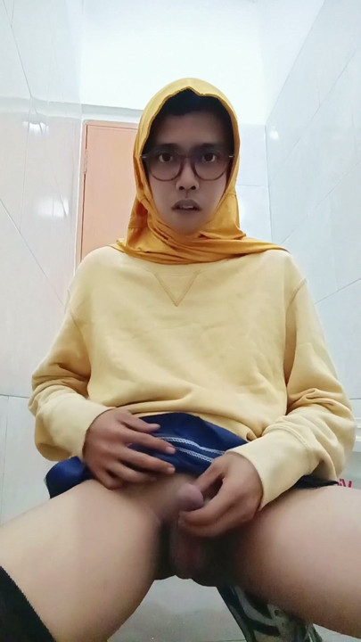 Hijab Asian Femboy Public Masturbate At Office Toilet | Clip 1