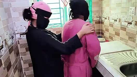Indian bhabhi ki rasleela nanad ke saath kitchen me part one