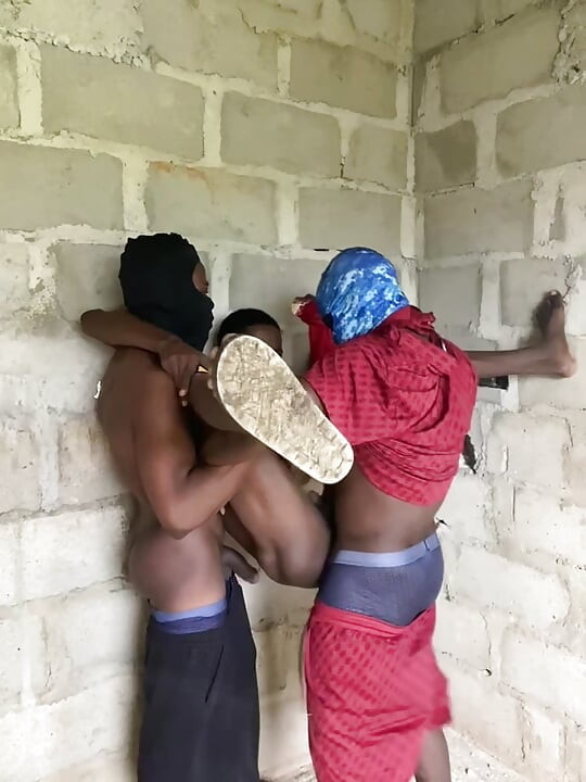 שלישייה עם ההומיס שלי