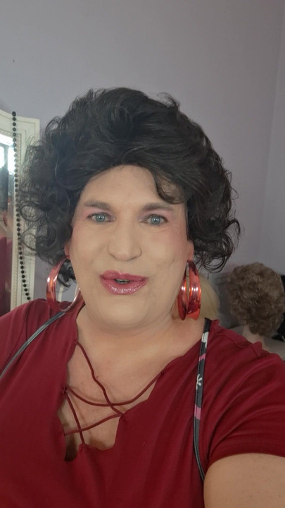 今は男性にすごく興奮して濡れてしまいます!彼らからの注目が本当に大好きです!