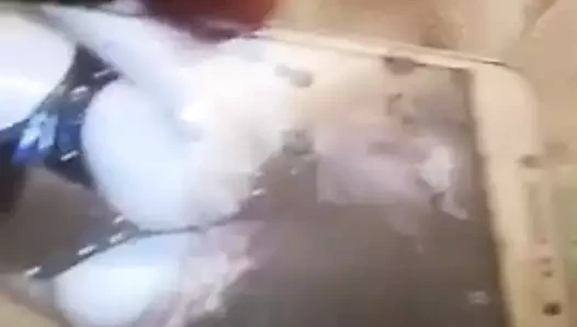 Bu seksi iç çamaşırı sürtük için cumtribute!