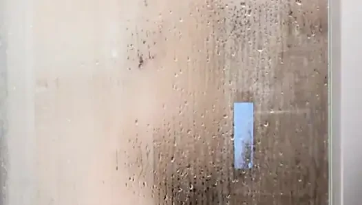Hoteldusche bei der Arbeit