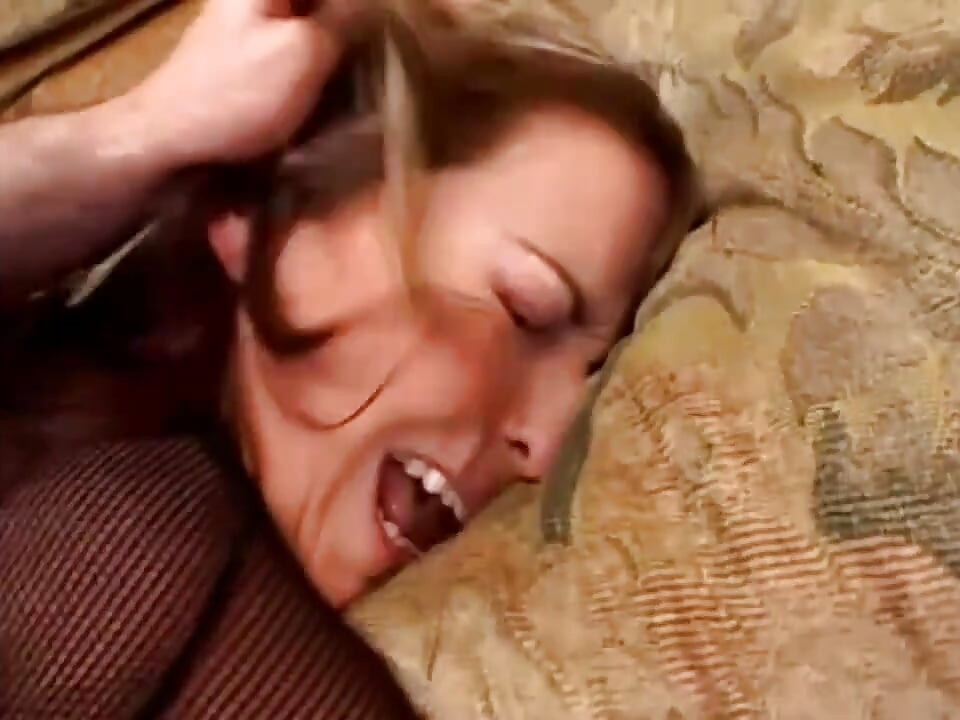 Vahşi bir sürtük için çılgın bir anal sikiş