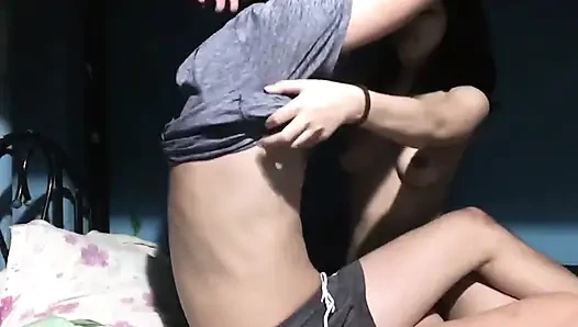 Enak nya ngentot adik saat rumah sepi