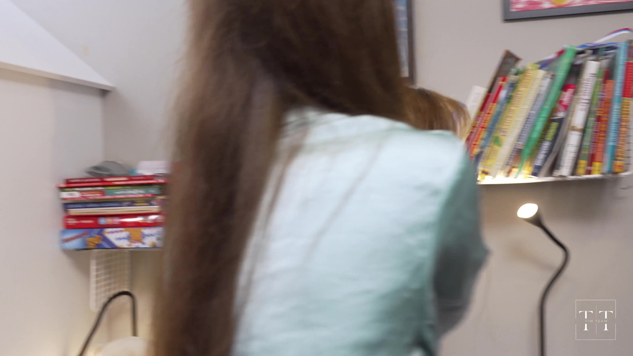 あなたはとても悪い女の子でした、ベラ!継父ティムはあなたを罰します