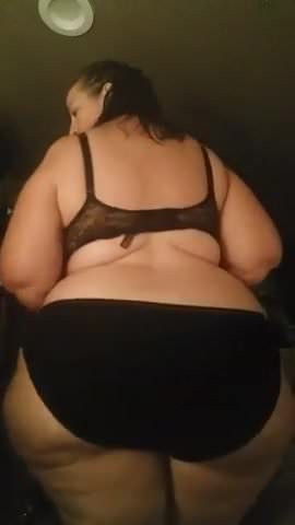 Gorda madura de 50 anos mostrando essa bunda