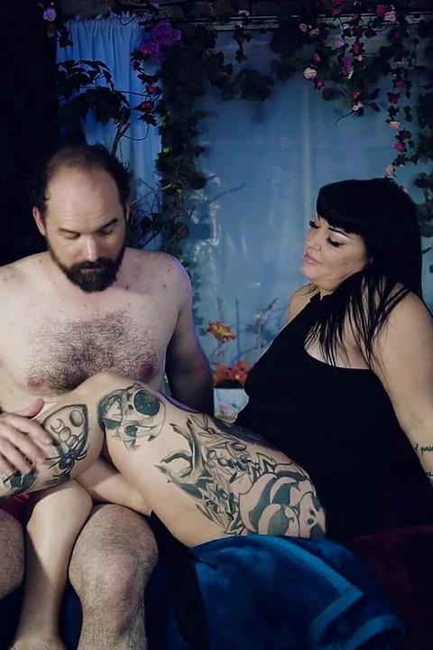 Just Interviews - Cece Larue and Jacob Style - Spooky Girls Do It Better