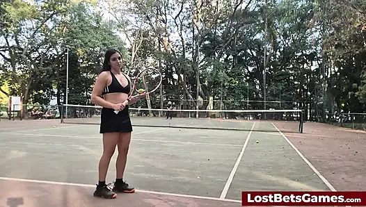 Rafaela and Igor are taking their Strip Tennis match outside