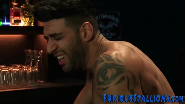 Buff guy in leather sucks long shlong