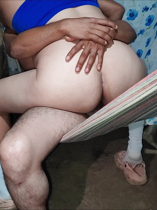 She has sex on a Hammock and fills me with cum inside in Amateur Home Video.