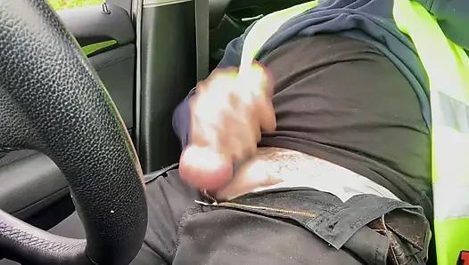 Sigara molası vermekte mastürbasyon yapıyor