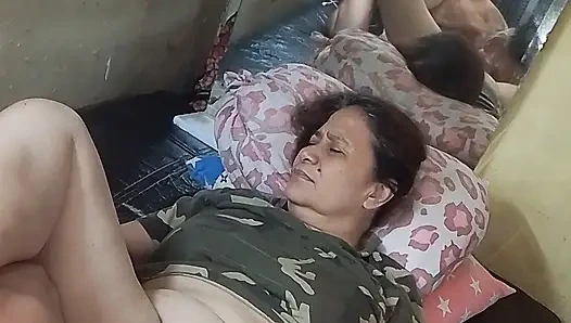 Любовь моей жизни, я ем ее киску так много спермы, она любит это