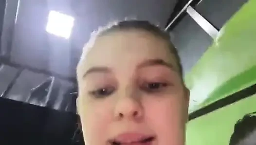 Экстремальная мастурбация в спортзале с Jucielussie