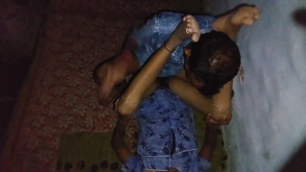 Amiga indiana desi de aldeia de 18+ anos em sexo hardcore