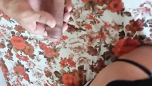Дези делает минет