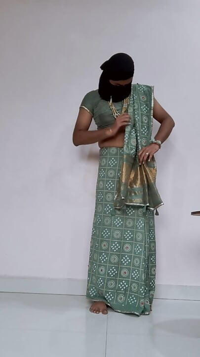 Nošenje sarija u Gujrati stilu