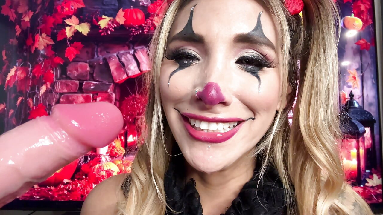 POV: Harley Quinn sucks your cock!