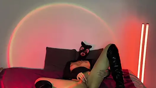 Ich lutsche meinen dildo, bevor ich mich ficke