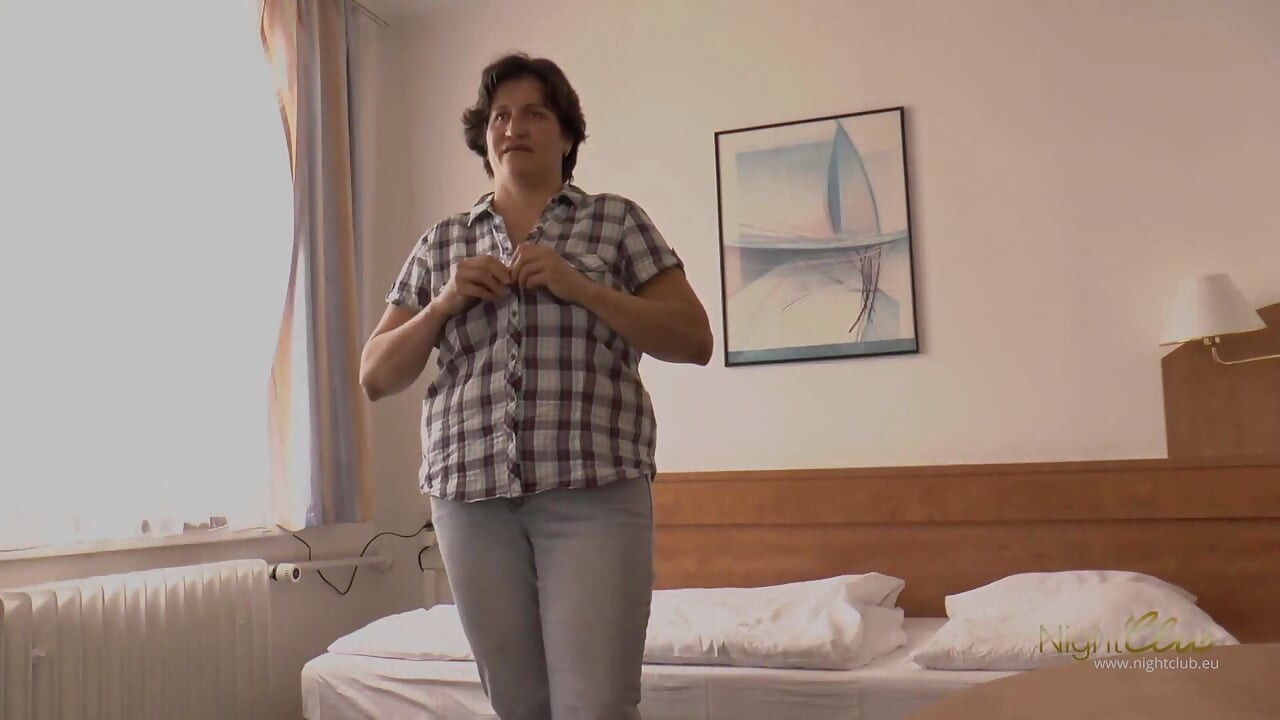 عاهرات ألمانيات بكس مبلل يتناكن من زب صلب الجزء 24