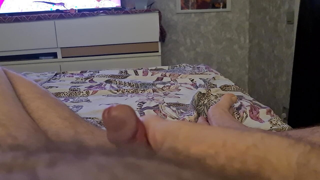 Volim se igrati sa svojim ukočenim kurcem čekajući mokru rupu