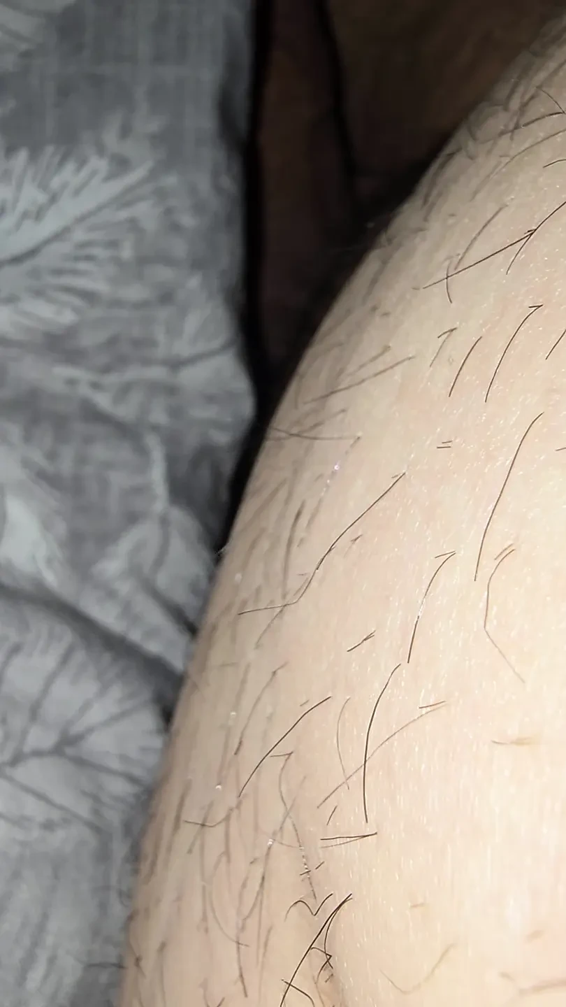 Step mom saw step son erection and handjob him hard to cum