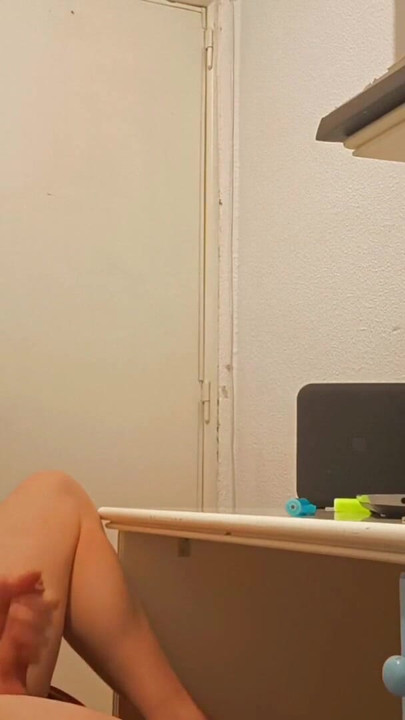 Young boy masturbates watching porn | Clip 1