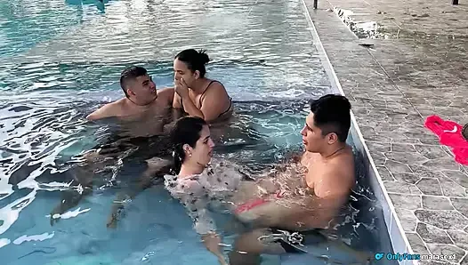 Party-sex pool ehefrauentausch