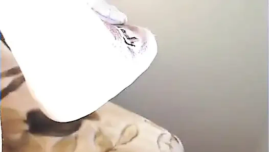 Ich spiele mit meinen beincast und nylonsocken