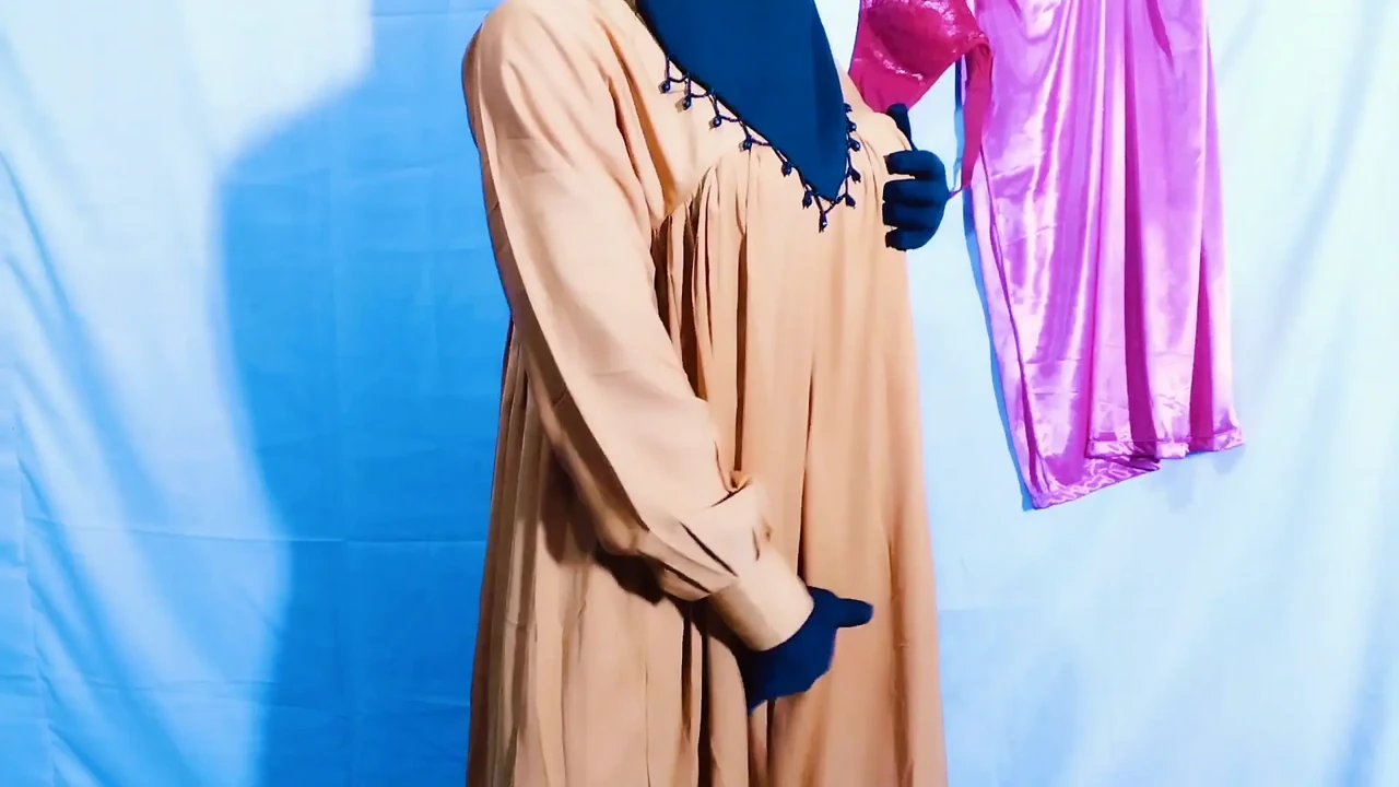 Pakistani Muslim Beauty Queen Housewife