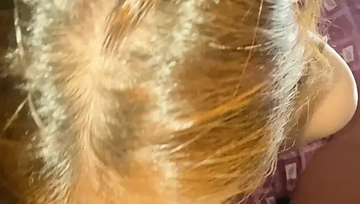 Специализация Энджи — сосать чужой член глубоким горлом