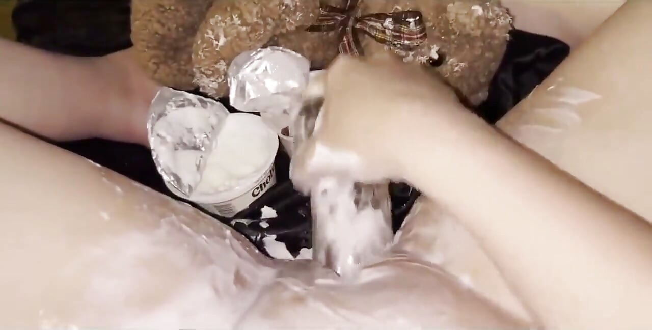 My Stepdaughter Go Freaky with Yougurt&huge Glass Dildo-i Didn't Know That This Can Happened if I Will Leave Her at Home Alone-s