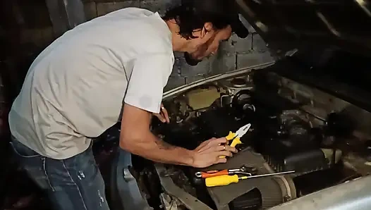 I'm pumping pedals while my neighbor helps me repair the car and to pay him I suck his cock