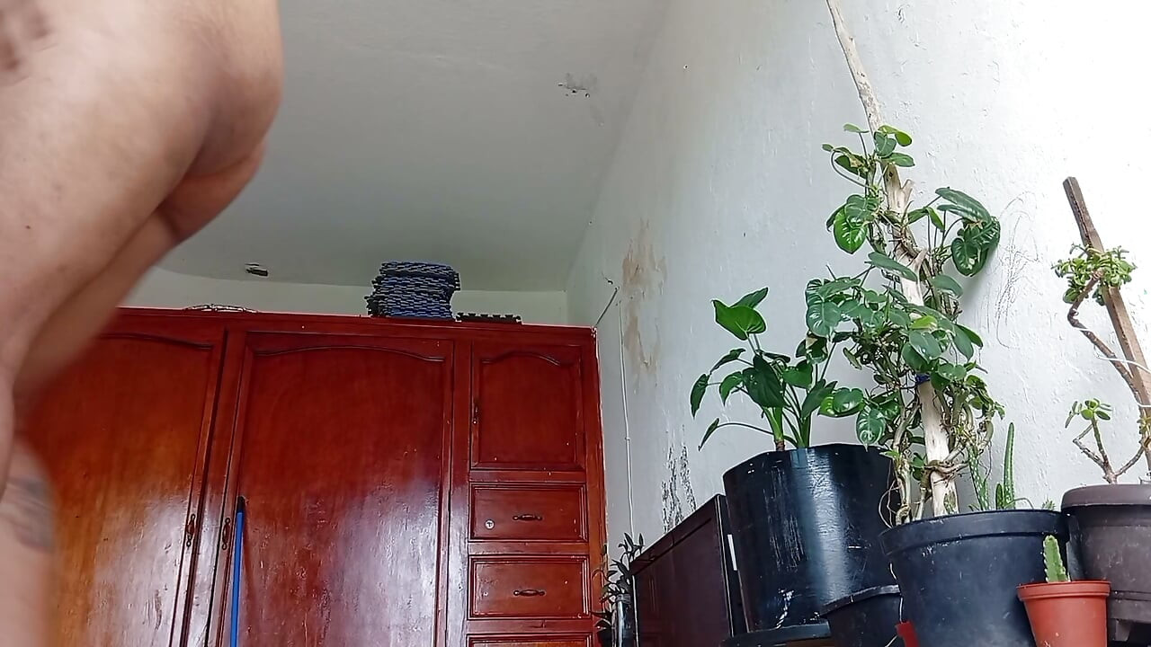חמותי אמרה לי שהיא ניקתה את החדר בתחתונים