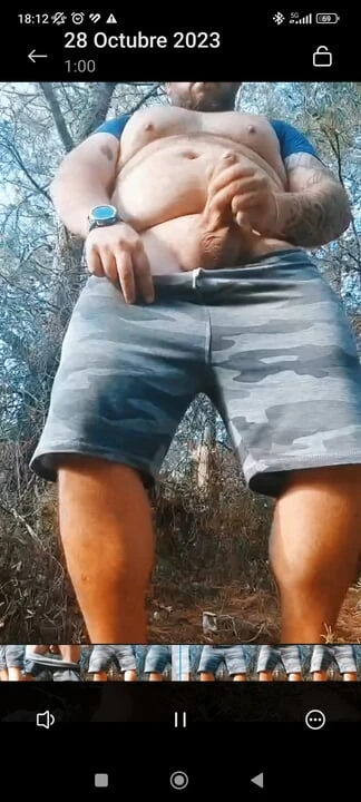 Amatör ayı ormanda mastürbasyon, çiş ve döl