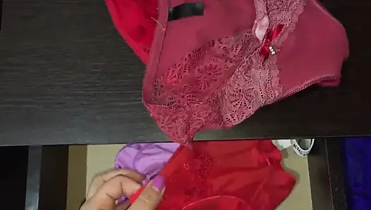 Alice pamer celana dalam barunya