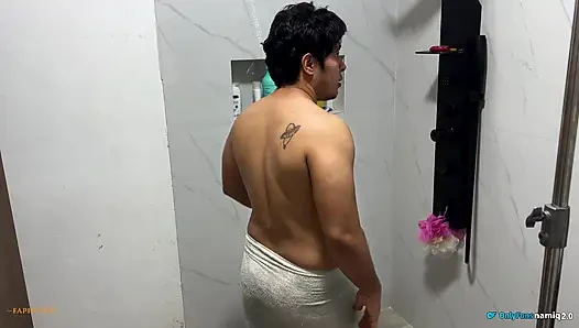 Meine dusche mit meiner stiefschwester teilen und es ist heiß!