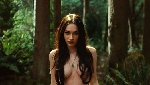 Megan Fox topless in Jennifers lichaam op scandalplanet.com