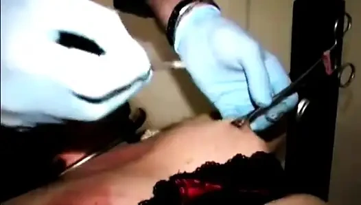 Dövmeli ve pirsingli - pirsingli ve dövmeli alt ve emo hatunlar