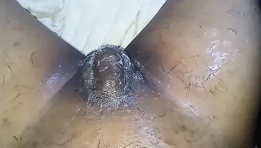Rasierte den penis und die eier meines nachbarn, auf alte Weise sah sein rasierter schwanz sehr lecker aus, und ich gab ihm seine ersten