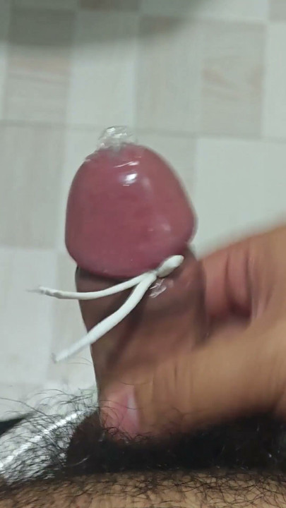 Use straps to tie my cock and ejaculate in the condom (please like me, if you want to be seen by more people, please see the det | Clip 1
