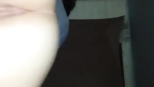 Halber bombenstock isst keinen arsch, und ich miete es, um es ihm zu geben