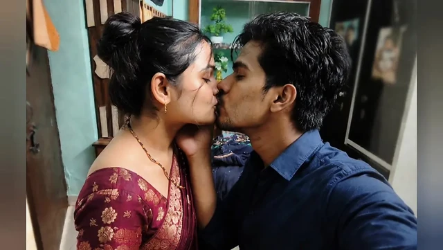 Telugu wife fuck With Romantic Kiss Video