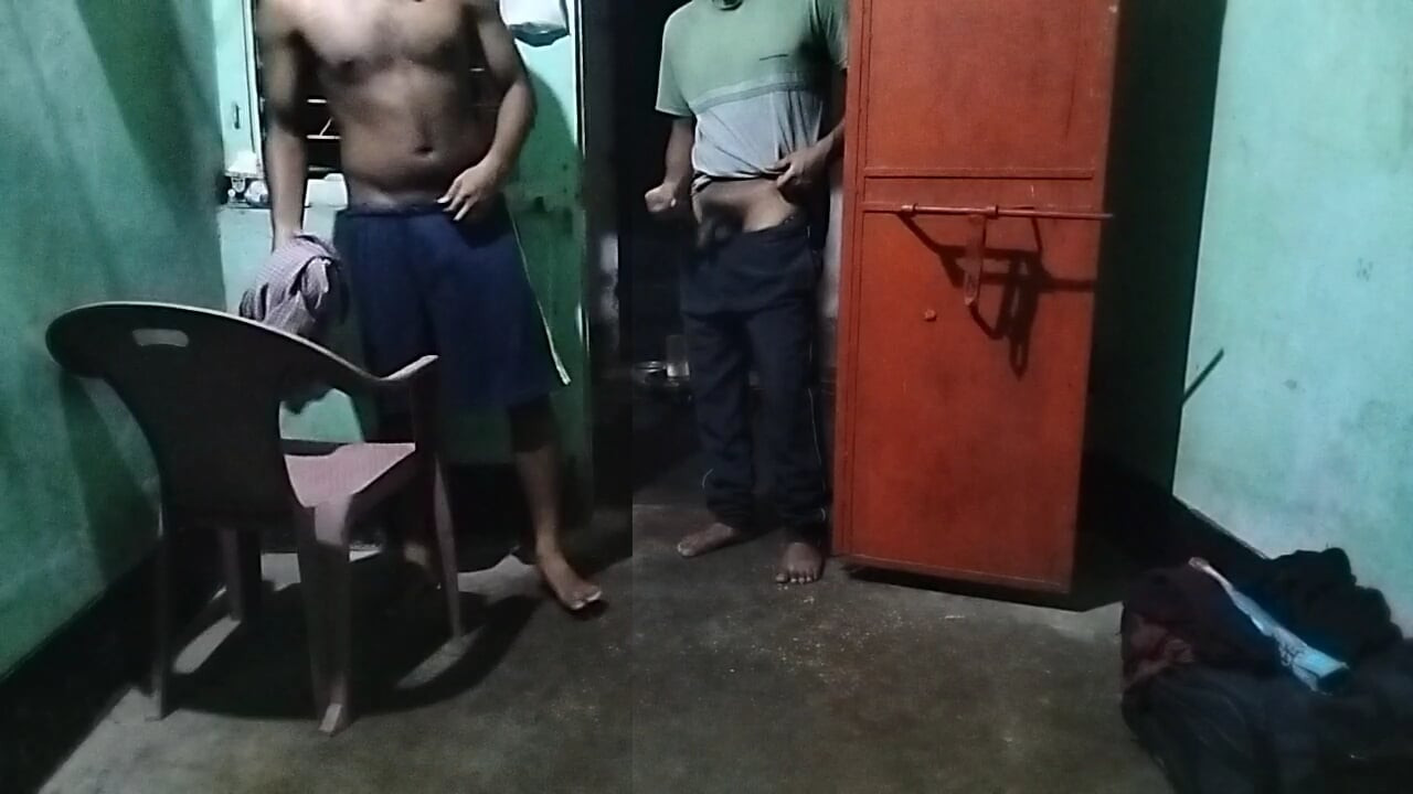 ভারতীয় দেশি ছেলের প্রতিবেশীর সাথে চোষা আর চোদাচুদি
