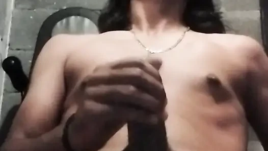 Çıplak olarak sahip olduğum bu arzuyu dışarı atmak