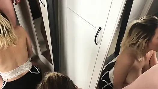Blowjob in the Mirror