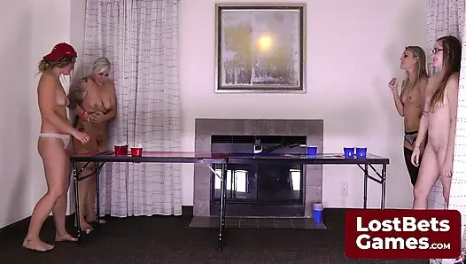 Strip-bier-pong-spiel, spannung steigt vor Tobis berühmtem tattoo