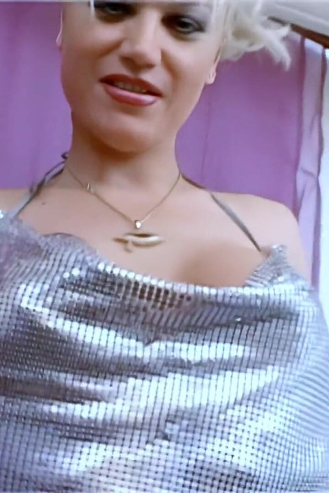 Elizabeth Maciel curvă latino se fute într-un mod foarte dur ca o fată nimfomană