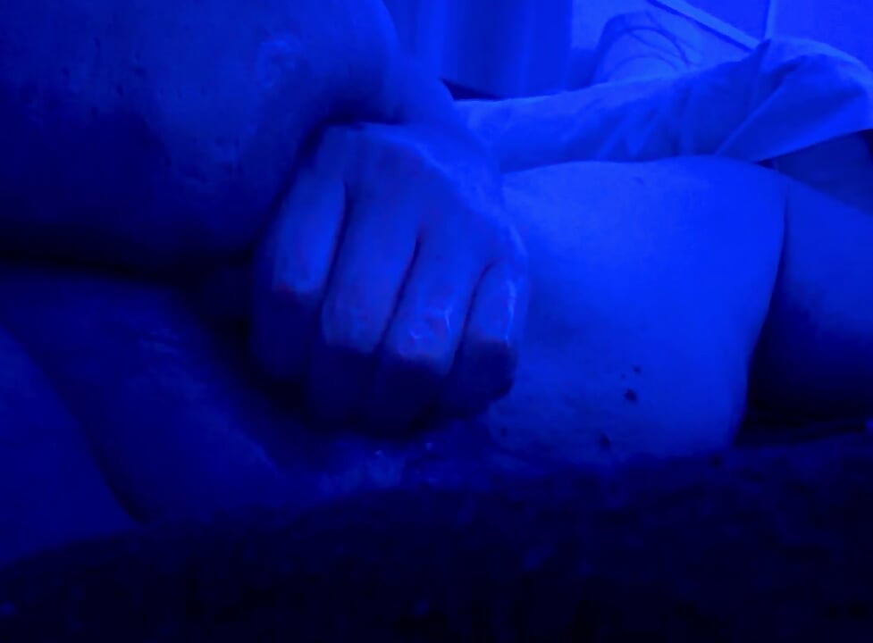 Je me caresse la bite